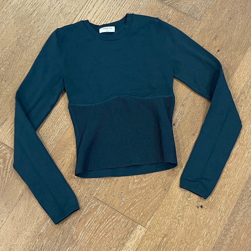 Aritzia Babaton Shirt - Size Small